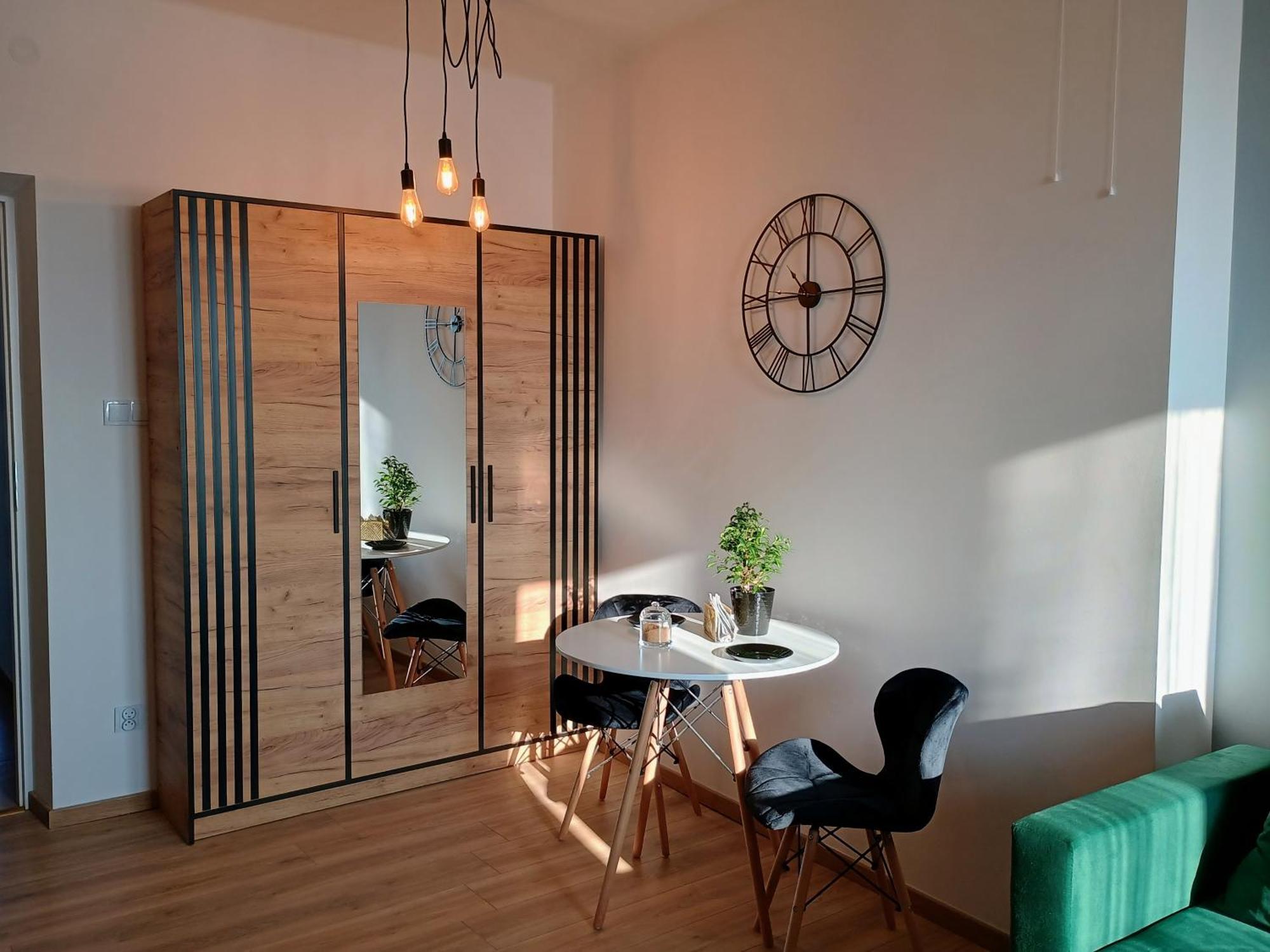 Apartament Em クロスノ エクステリア 写真